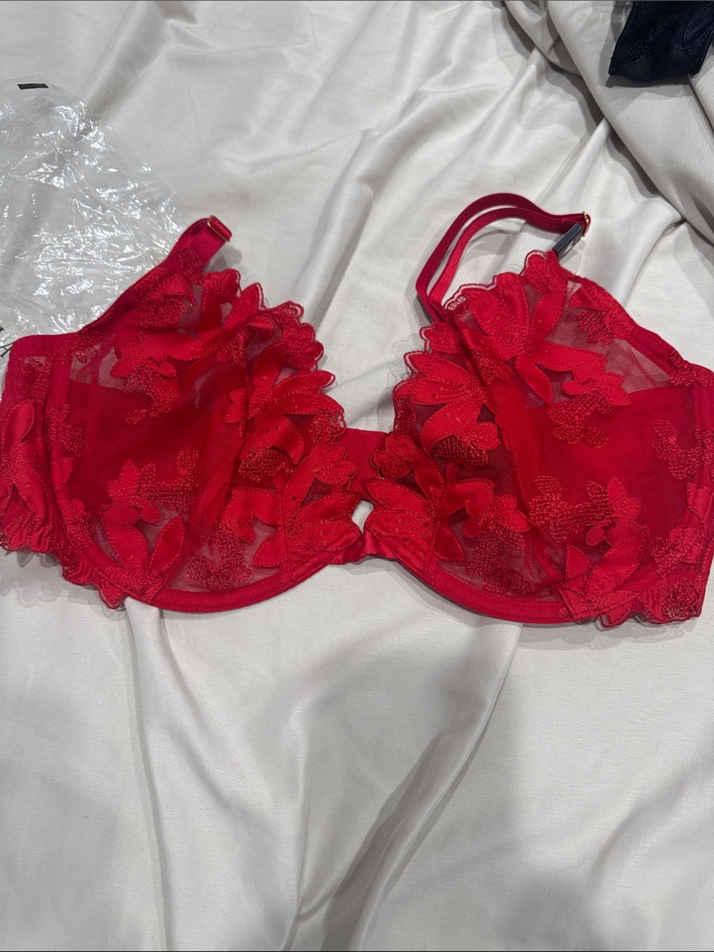 Victoria's Secret Bright Red Lace Bra - Packaged
B15